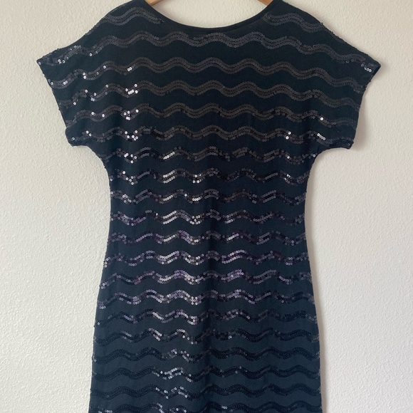 Xhilararion Women’s Short Sleeve Little Black Sequence Mini Dress Size Medium - Picture 7 of 16